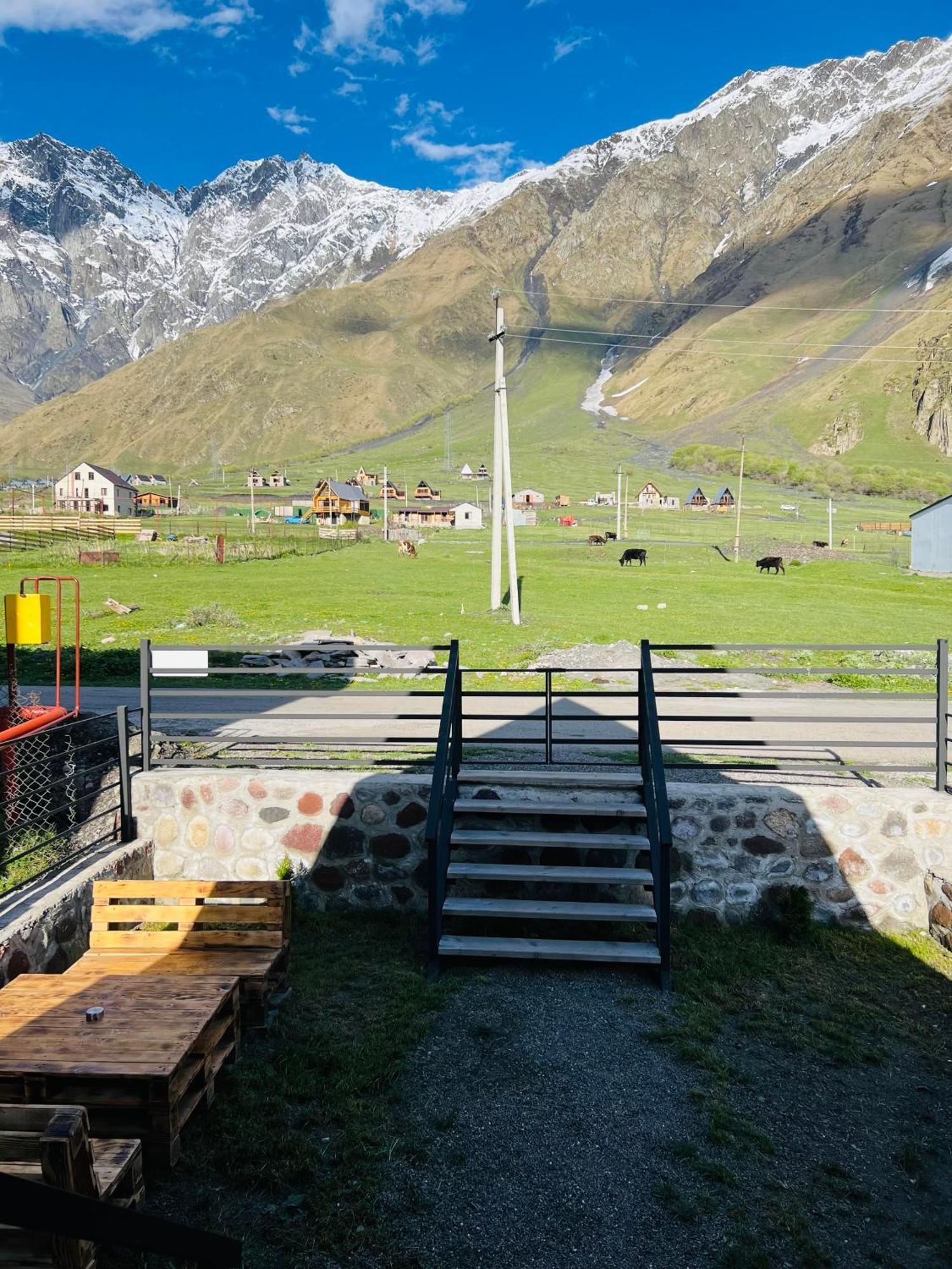 Savalley Kazbegi Extérieur photo